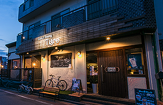 店の外観